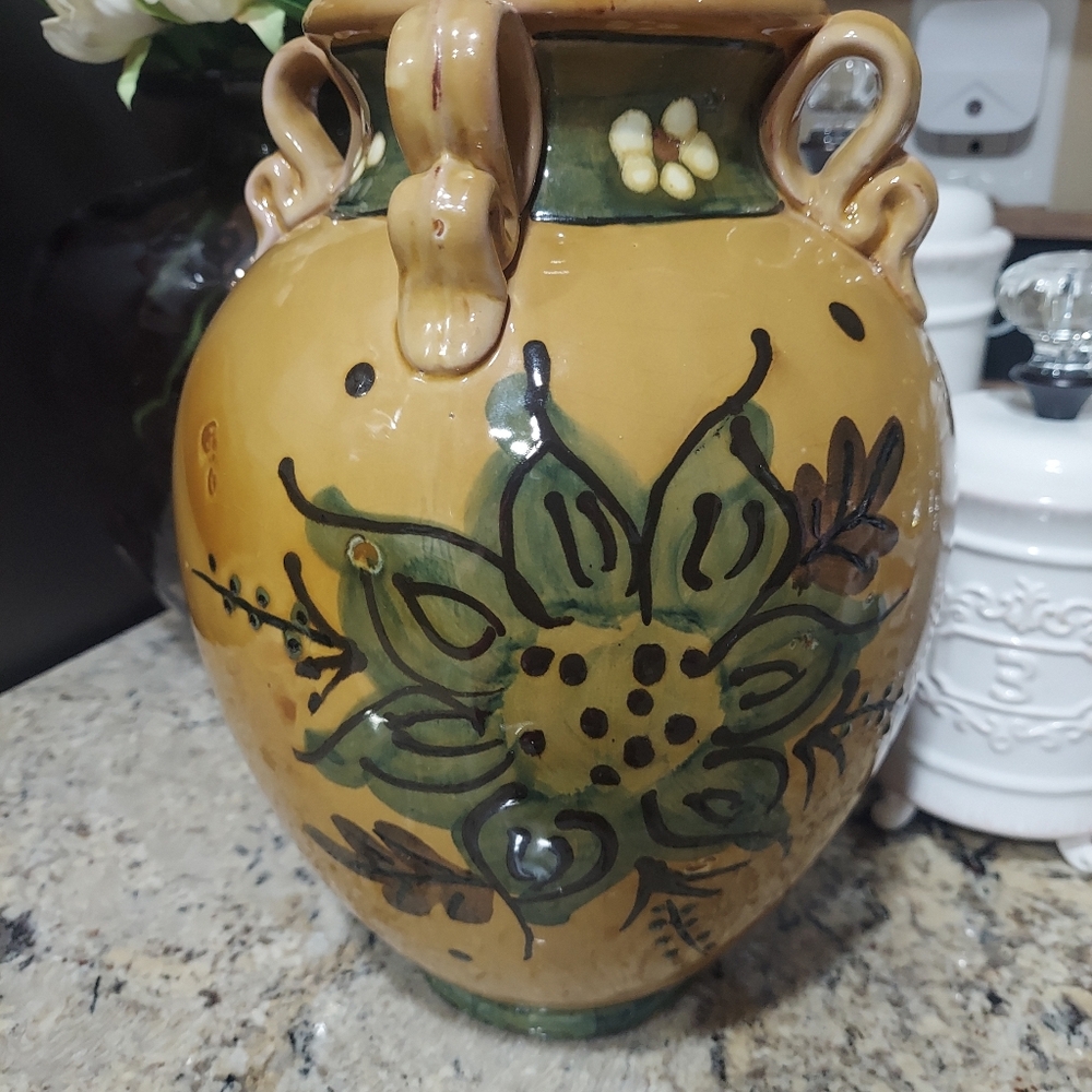 Ceramic Vase - Picture 10 of 11